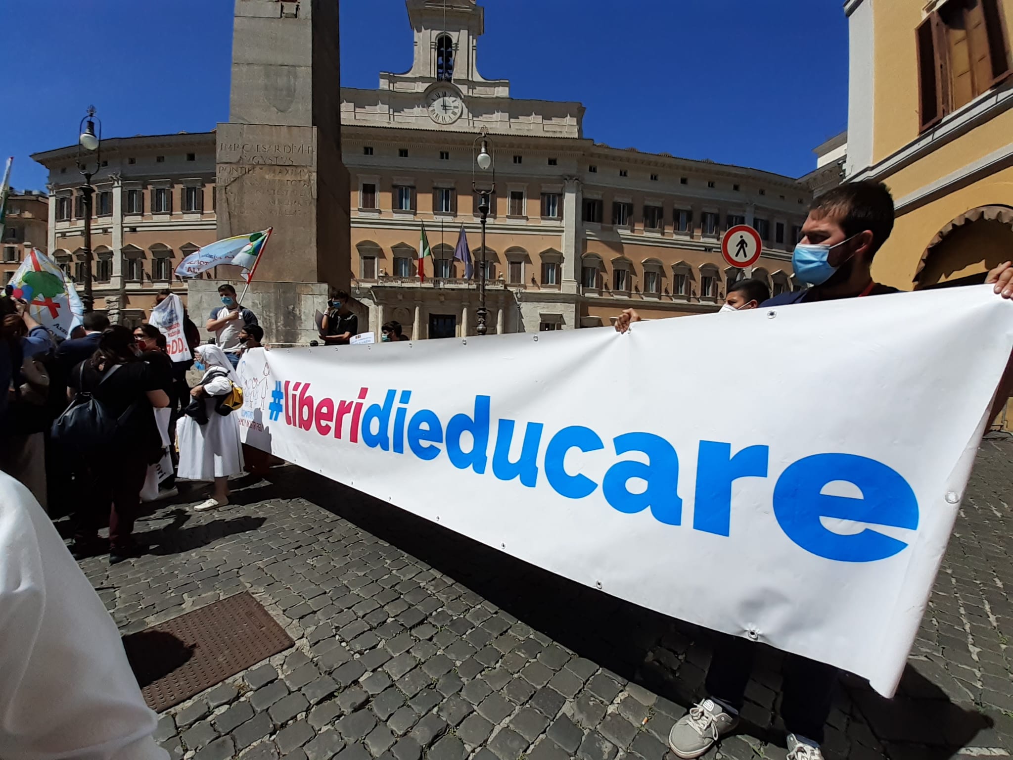 Flashmob paritarie, PV&F: «Salvarle subito per impedire collasso del sistema scuola» 1